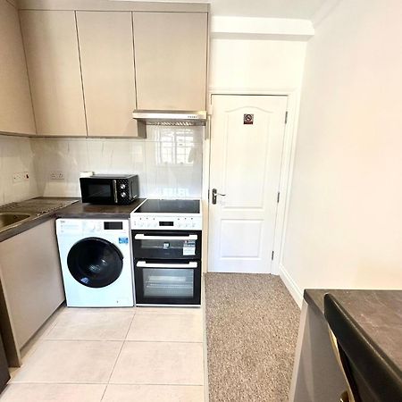 Spectacular Modern, Private Apartment,15 Mins To Central London Hendon Buitenkant foto