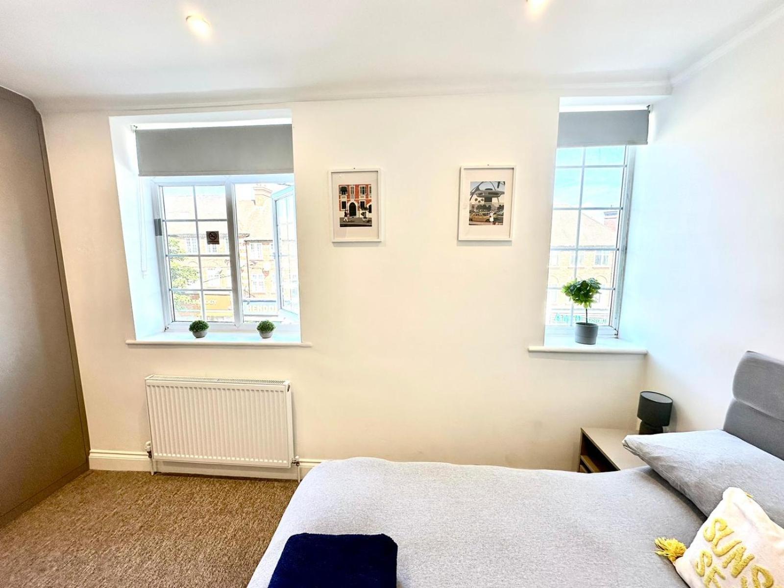 Spectacular Modern, Private Apartment,15 Mins To Central London Hendon Buitenkant foto
