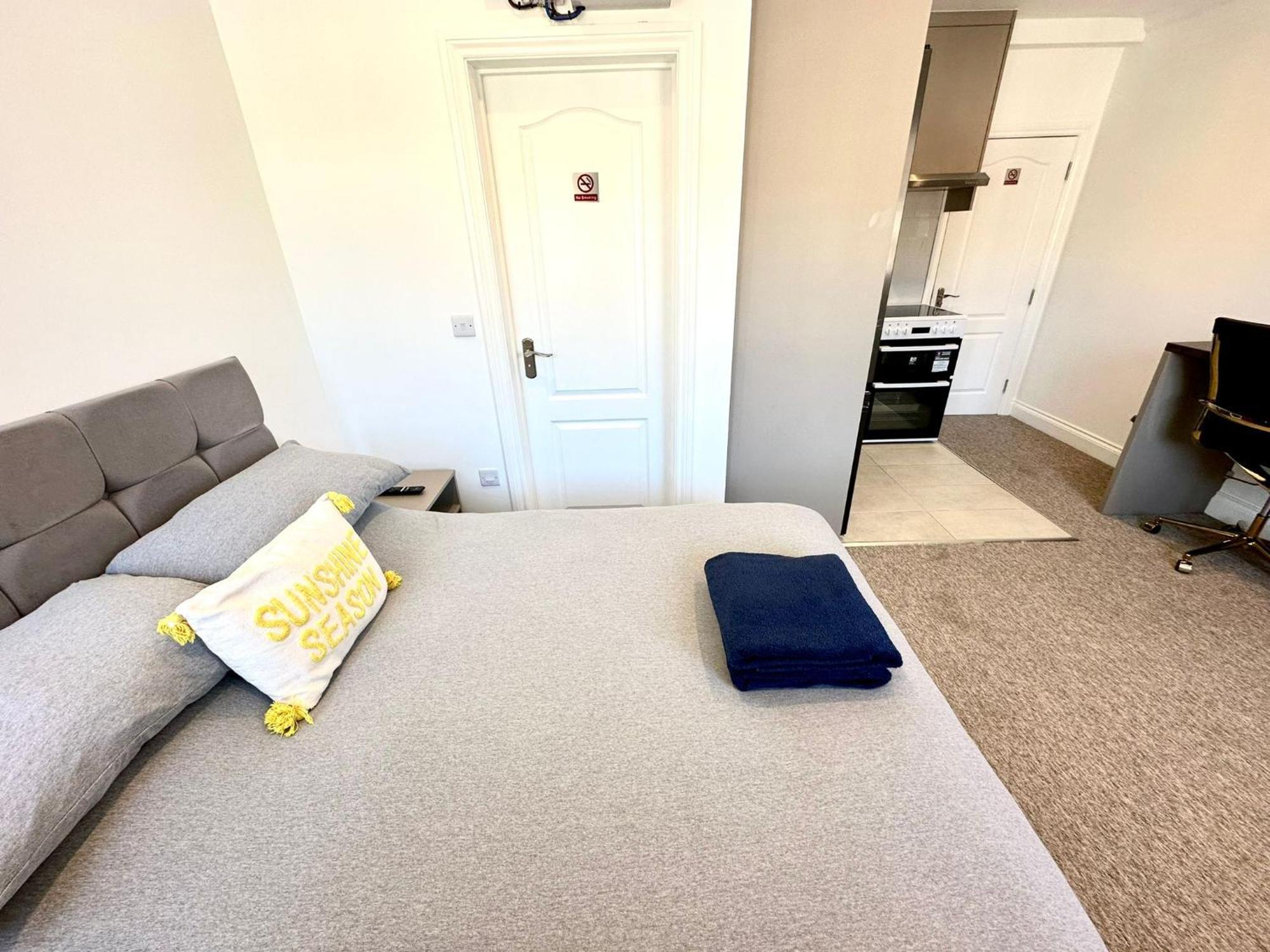 Spectacular Modern, Private Apartment,15 Mins To Central London Hendon Buitenkant foto