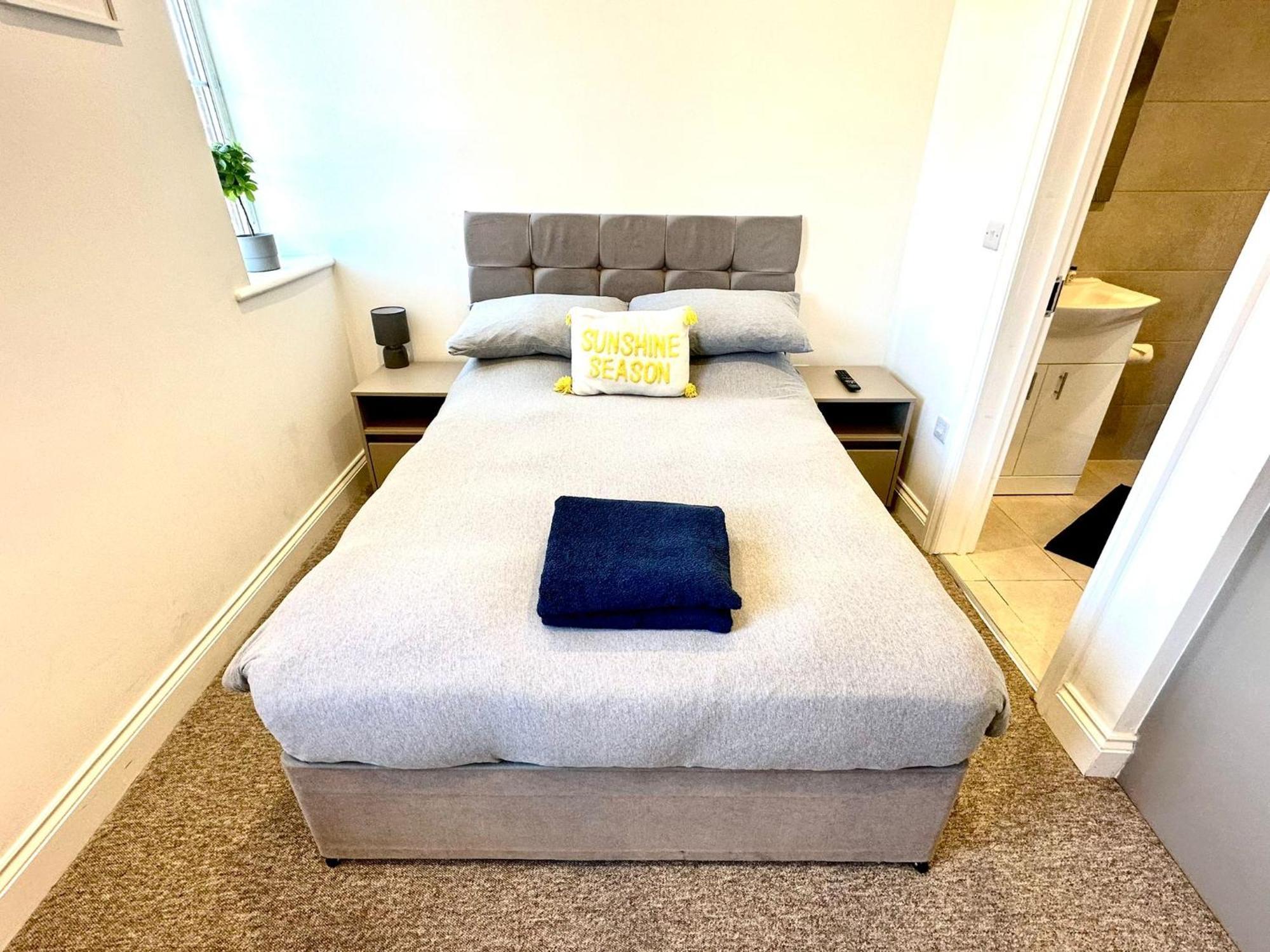 Spectacular Modern, Private Apartment,15 Mins To Central London Hendon Buitenkant foto