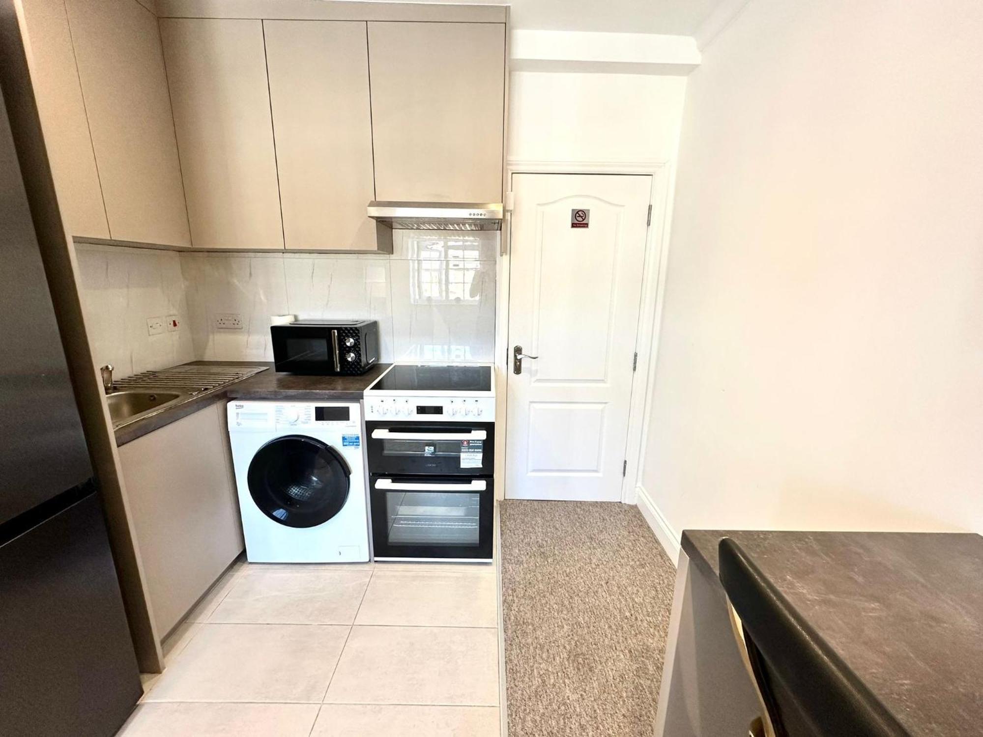 Spectacular Modern, Private Apartment,15 Mins To Central London Hendon Buitenkant foto