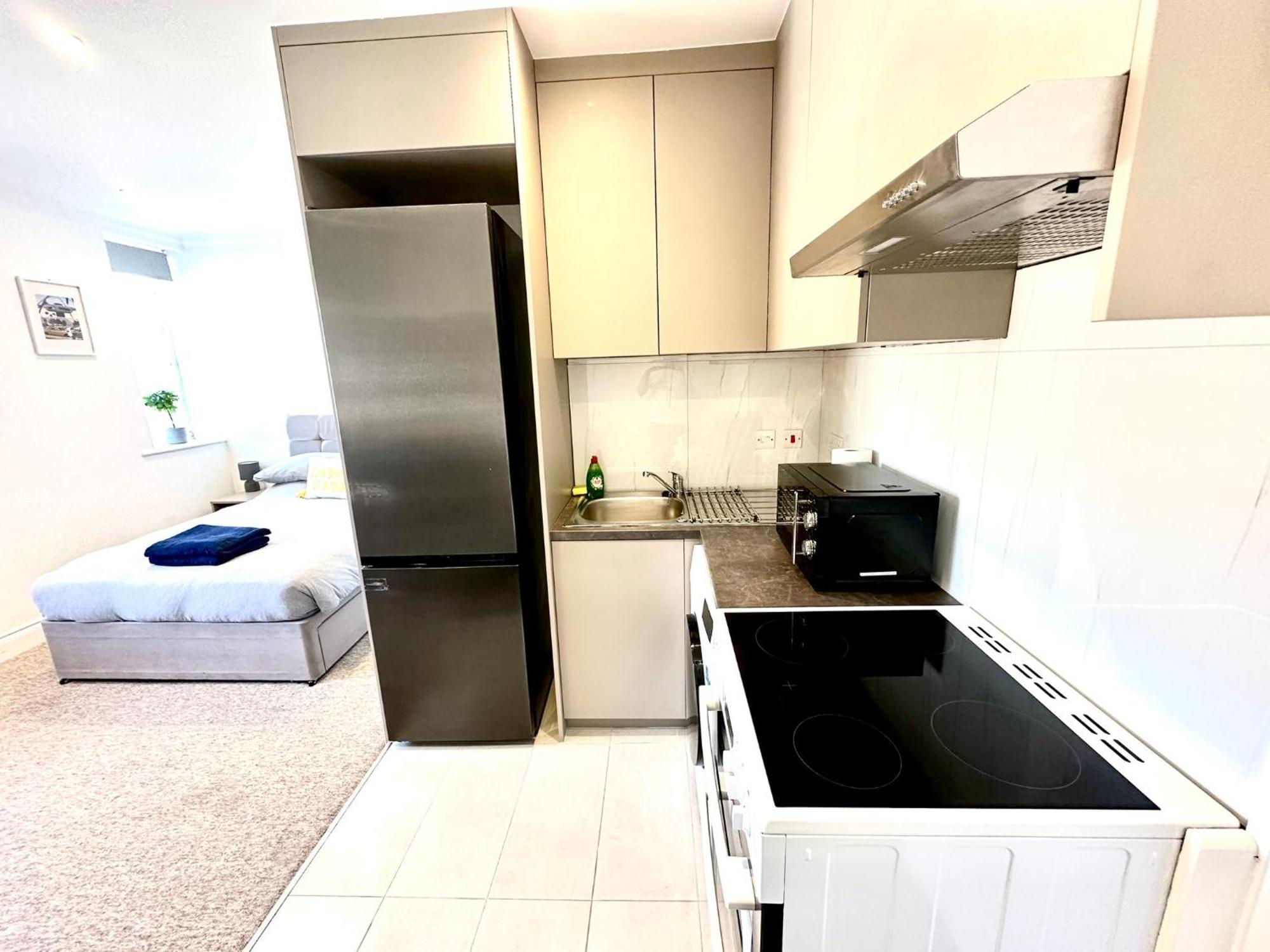 Spectacular Modern, Private Apartment,15 Mins To Central London Hendon Buitenkant foto