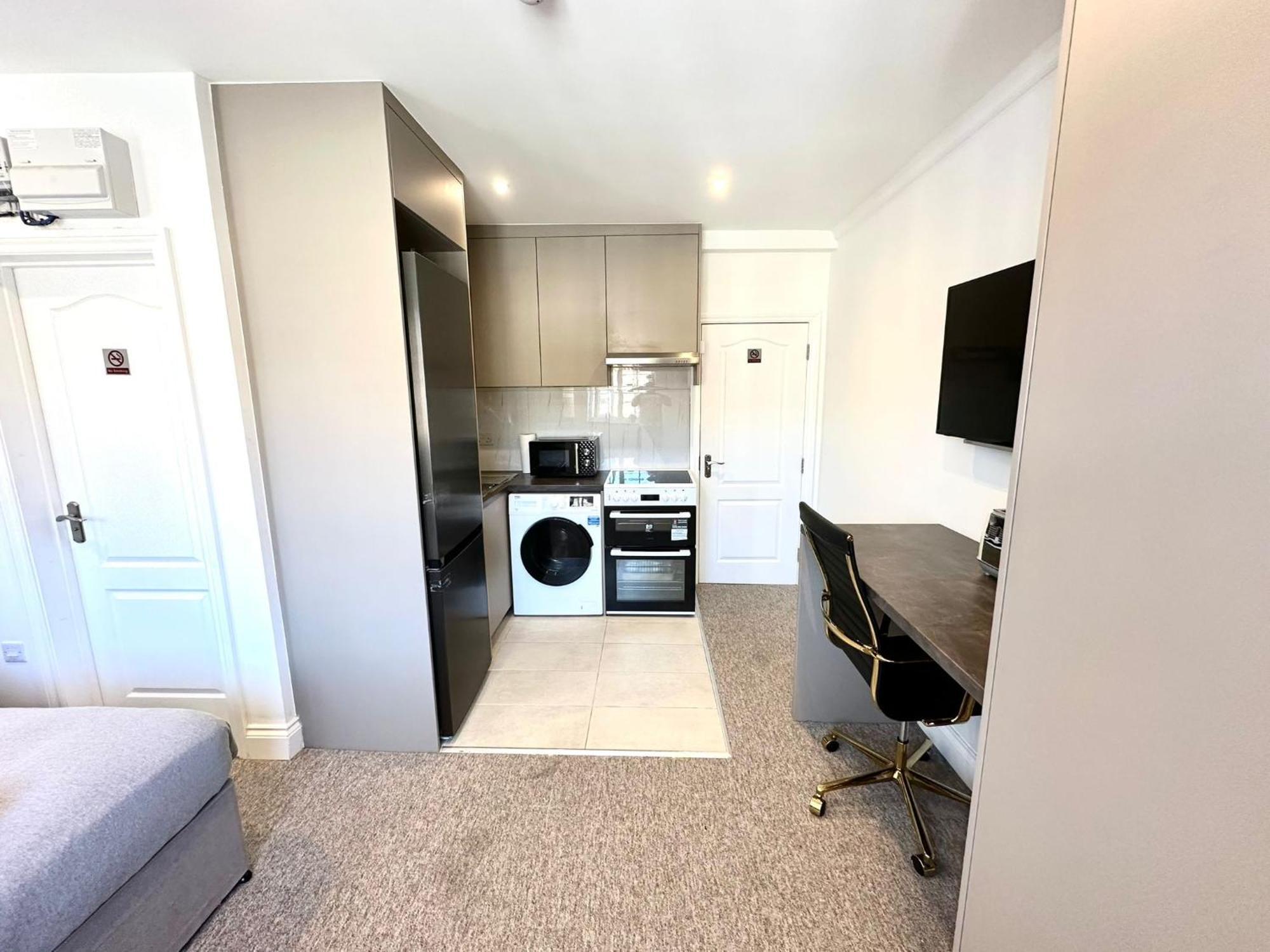 Spectacular Modern, Private Apartment,15 Mins To Central London Hendon Buitenkant foto