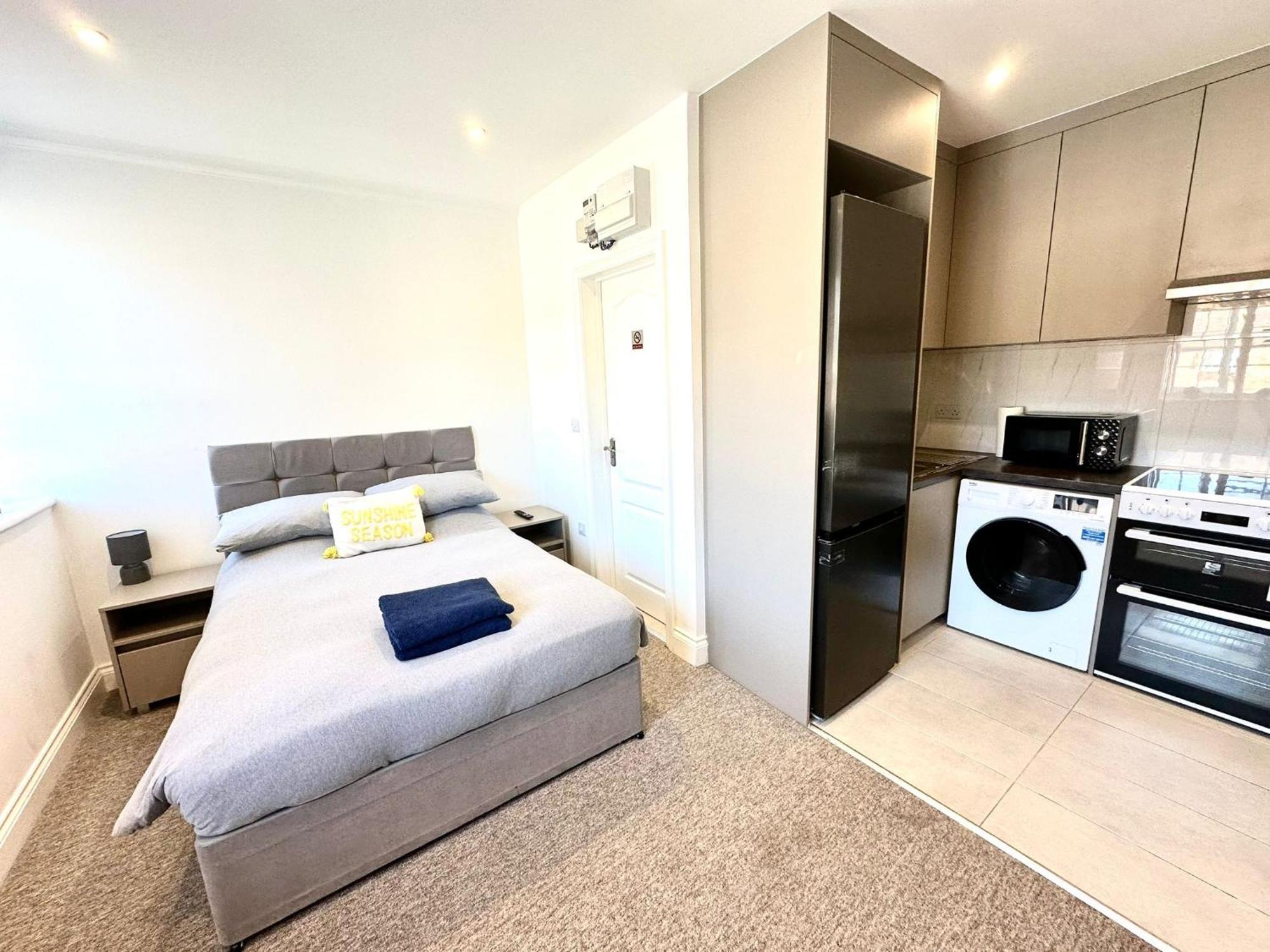 Spectacular Modern, Private Apartment,15 Mins To Central London Hendon Buitenkant foto