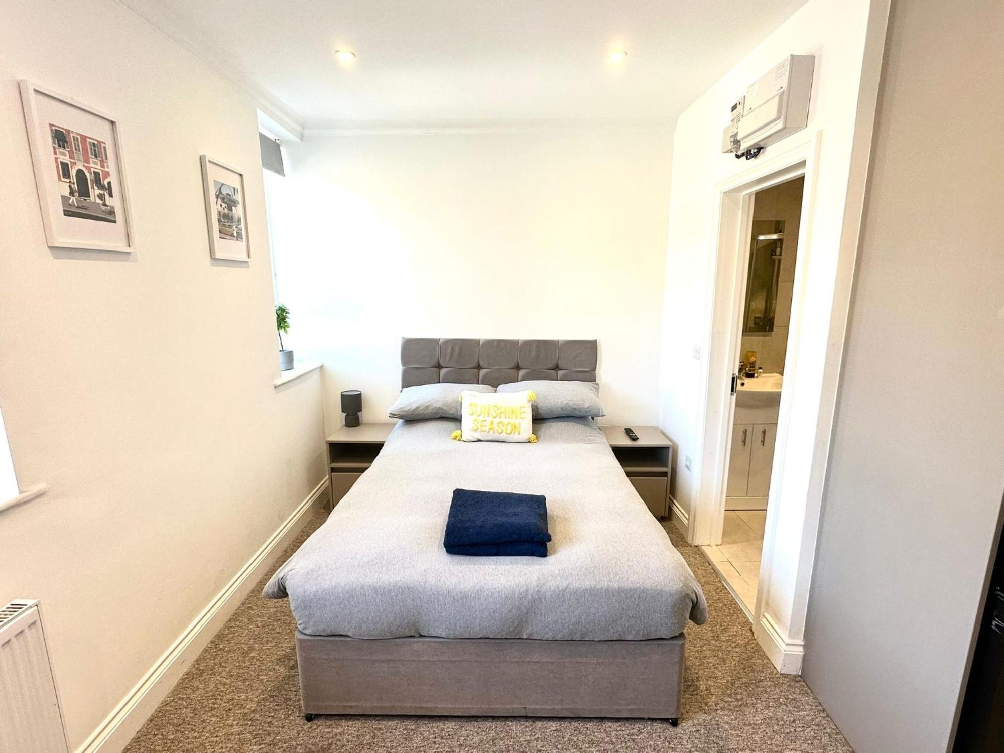 Spectacular Modern, Private Apartment,15 Mins To Central London Hendon Buitenkant foto